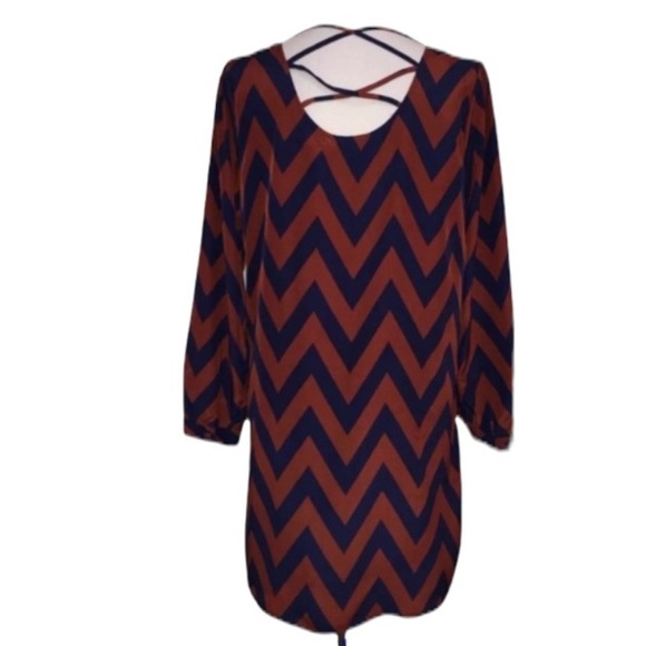 CHARMING CHARLIE Chevron Patterned Strappy Back Long Sleeve Straight Dress Small - Picture 2 of 13